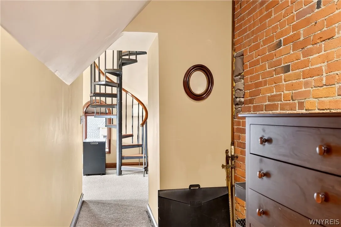 231 Richmond Avenue 14, Buffalo, New York 14222, Buffalo, New York 14222, 2 Bedrooms Bedrooms, 8 Rooms Rooms,2 BathroomsBathrooms,Residential,For Sale,231 Richmond Avenue 14, Buffalo, New York 14222,0,B1694498