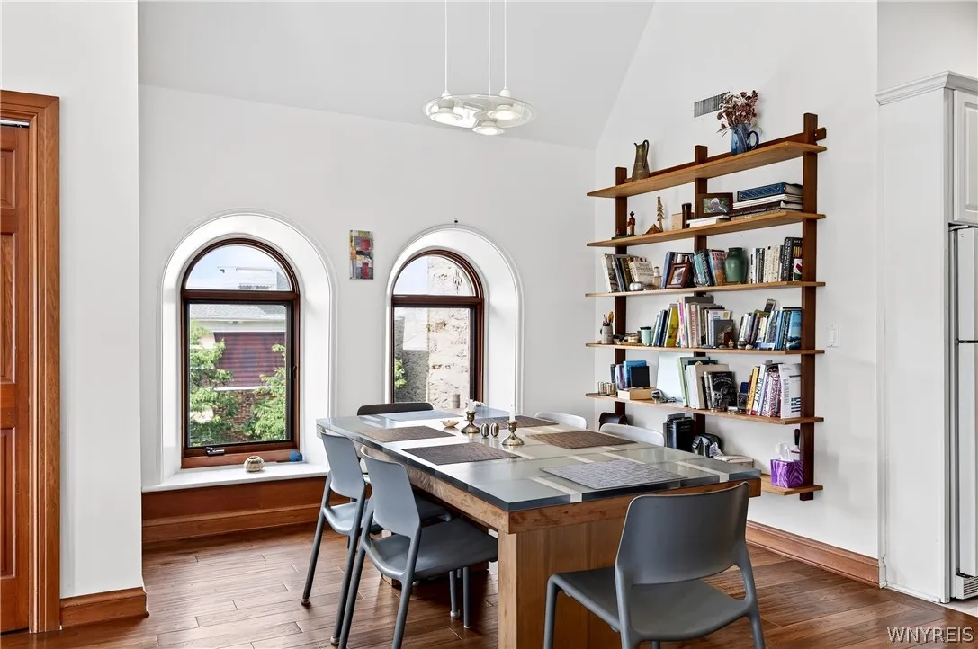 231 Richmond Avenue 14, Buffalo, New York 14222, Buffalo, New York 14222, 2 Bedrooms Bedrooms, 8 Rooms Rooms,2 BathroomsBathrooms,Residential,For Sale,231 Richmond Avenue 14, Buffalo, New York 14222,0,B1694498
