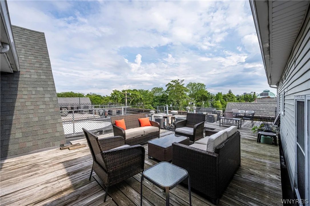 231 Richmond Avenue 14, Buffalo, New York 14222, Buffalo, New York 14222, 2 Bedrooms Bedrooms, 8 Rooms Rooms,2 BathroomsBathrooms,Residential,For Sale,231 Richmond Avenue 14, Buffalo, New York 14222,0,B1694498