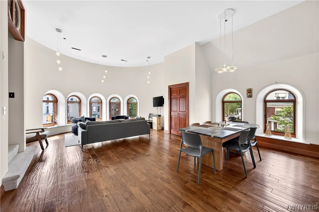 231 Richmond Avenue 14, Buffalo, New York 14222, Buffalo, New York 14222, 2 Bedrooms Bedrooms, 8 Rooms Rooms,2 BathroomsBathrooms,Residential,For Sale,231 Richmond Avenue 14, Buffalo, New York 14222,0,B1694498