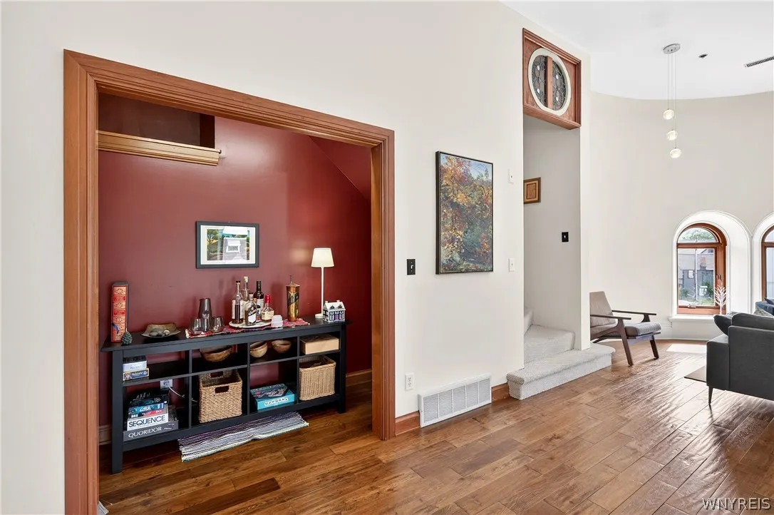 231 Richmond Avenue 14, Buffalo, New York 14222, Buffalo, New York 14222, 2 Bedrooms Bedrooms, 8 Rooms Rooms,2 BathroomsBathrooms,Residential,For Sale,231 Richmond Avenue 14, Buffalo, New York 14222,0,B1694498