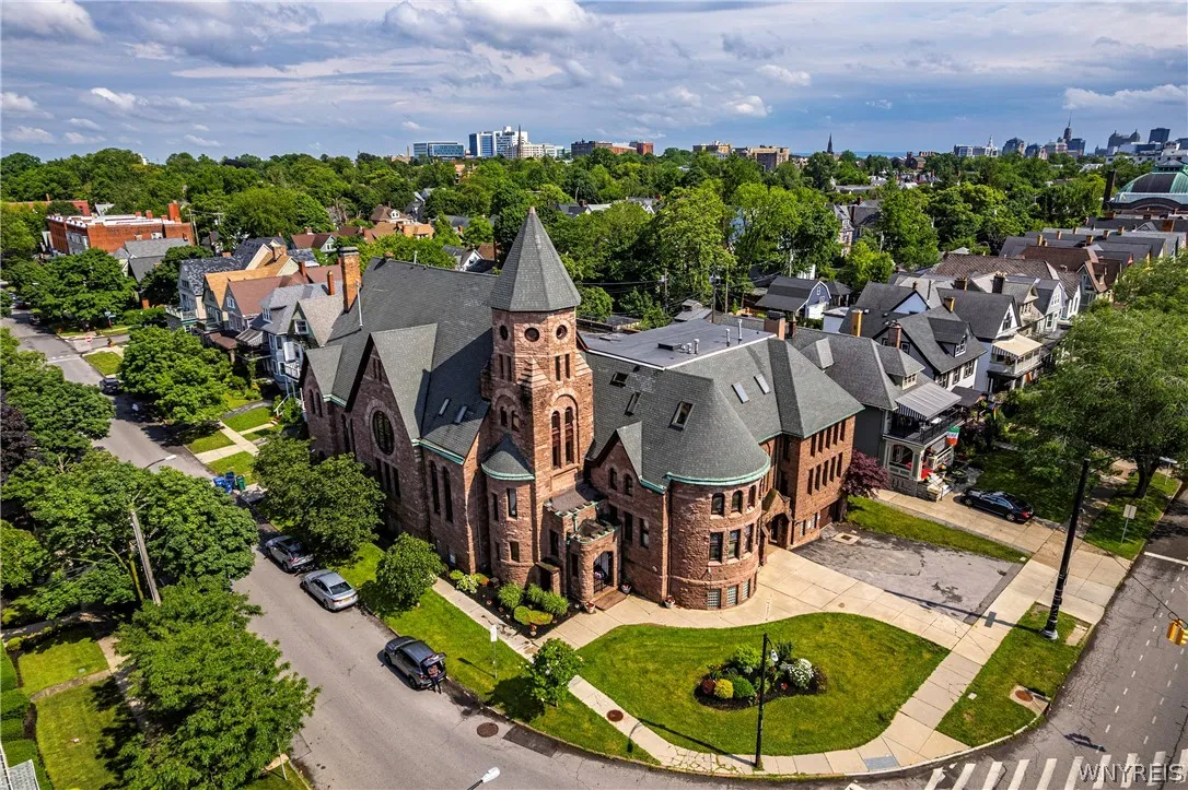 231 Richmond Avenue 14, Buffalo, New York 14222, Buffalo, New York 14222, 2 Bedrooms Bedrooms, 8 Rooms Rooms,2 BathroomsBathrooms,Residential,For Sale,231 Richmond Avenue 14, Buffalo, New York 14222,0,B1694498
