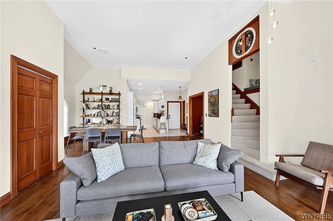 231 Richmond Avenue 14, Buffalo, New York 14222, Buffalo, New York 14222, 2 Bedrooms Bedrooms, 8 Rooms Rooms,2 BathroomsBathrooms,Residential,For Sale,231 Richmond Avenue 14, Buffalo, New York 14222,0,B1694498