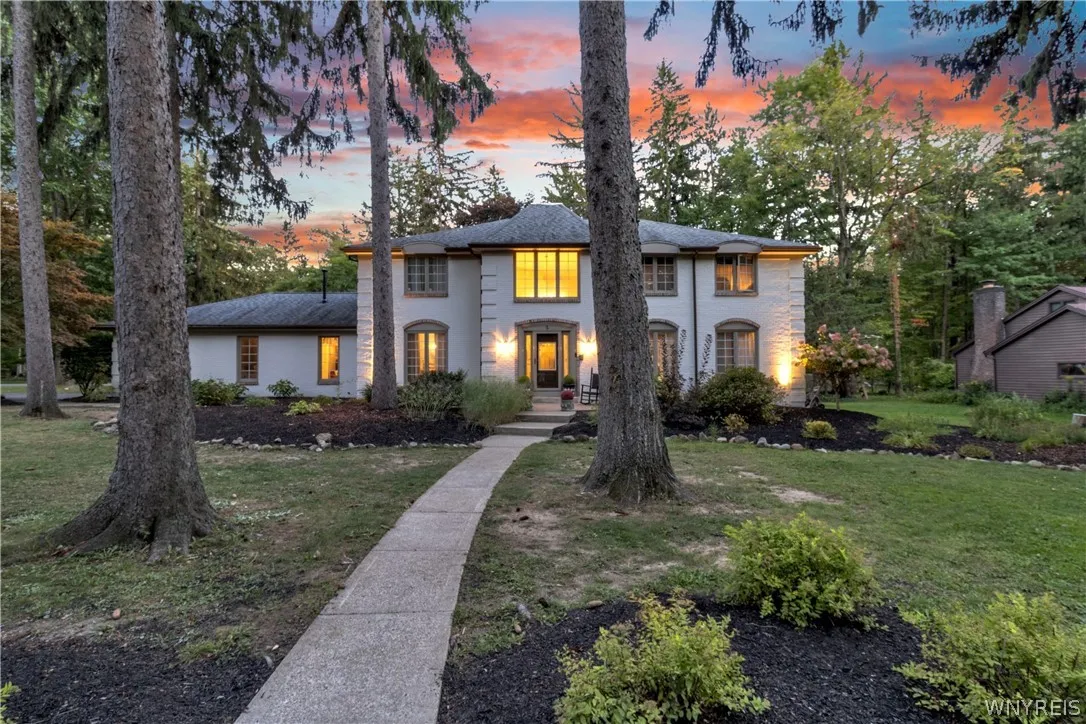 5 Greenwood Drive, Orchard Park, New York 14127, Orchard Park, New York 14127, 4 Bedrooms Bedrooms, 10 Rooms Rooms,2 BathroomsBathrooms,Residential,For Sale,5 Greenwood Drive, Orchard Park, New York 14127,0,B1694533