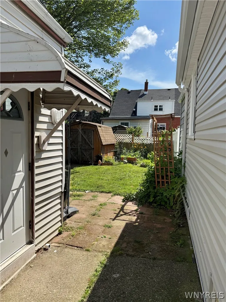 25 Gorski Street, Buffalo, New York 14206, Buffalo, New York 14206, 5 Bedrooms Bedrooms, 8 Rooms Rooms,1 BathroomBathrooms,Residential,For Sale,25 Gorski Street, Buffalo, New York 14206,0,B1694781