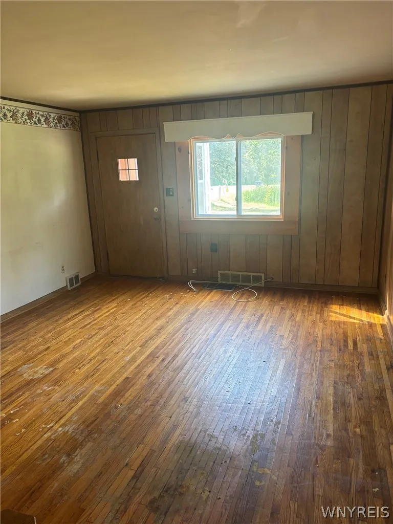 6815 Southwestern Boulevard, Hamburg, New York 140, Hamburg, New York 14085, 4 Bedrooms Bedrooms, 8 Rooms Rooms,1 BathroomBathrooms,Residential,For Sale,6815 Southwestern Boulevard, Hamburg, New York 140,0,B1694874