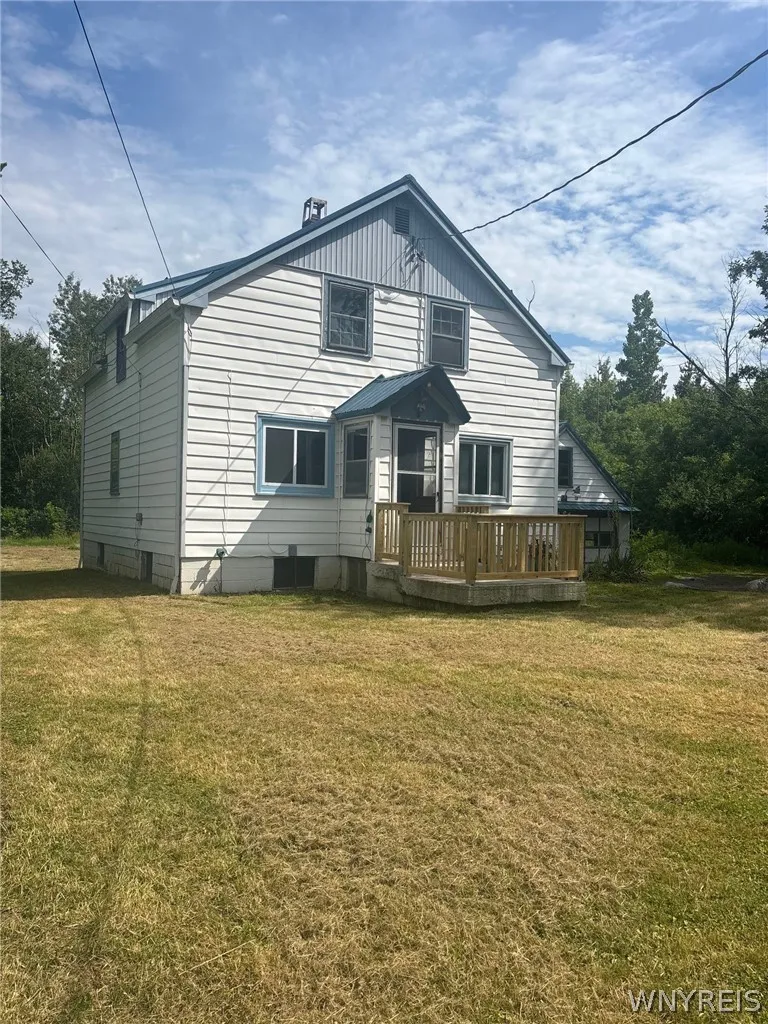 6815 Southwestern Boulevard, Hamburg, New York 140, Hamburg, New York 14085, 4 Bedrooms Bedrooms, 8 Rooms Rooms,1 BathroomBathrooms,Residential,For Sale,6815 Southwestern Boulevard, Hamburg, New York 140,0,B1694874