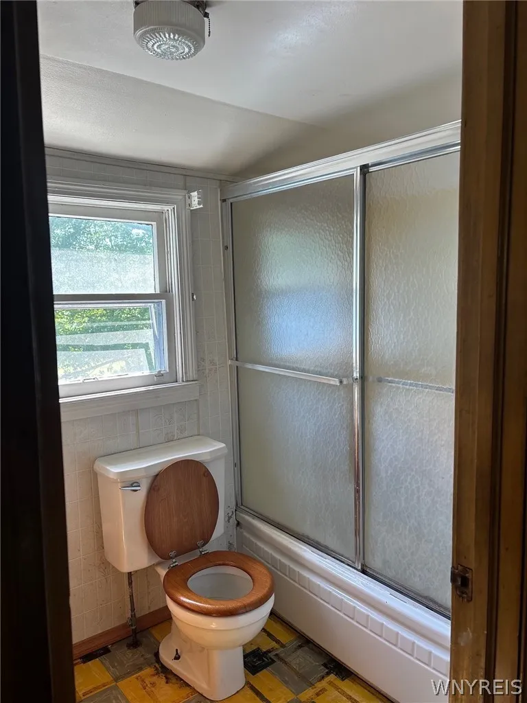 6815 Southwestern Boulevard, Hamburg, New York 140, Hamburg, New York 14085, 4 Bedrooms Bedrooms, 8 Rooms Rooms,1 BathroomBathrooms,Residential,For Sale,6815 Southwestern Boulevard, Hamburg, New York 140,0,B1694874