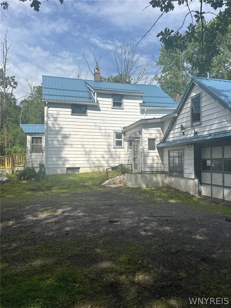 6815 Southwestern Boulevard, Hamburg, New York 140, Hamburg, New York 14085, 4 Bedrooms Bedrooms, 8 Rooms Rooms,1 BathroomBathrooms,Residential,For Sale,6815 Southwestern Boulevard, Hamburg, New York 140,0,B1694874