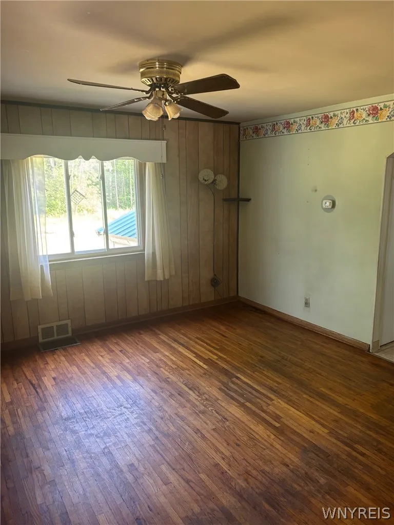 6815 Southwestern Boulevard, Hamburg, New York 140, Hamburg, New York 14085, 4 Bedrooms Bedrooms, 8 Rooms Rooms,1 BathroomBathrooms,Residential,For Sale,6815 Southwestern Boulevard, Hamburg, New York 140,0,B1694874