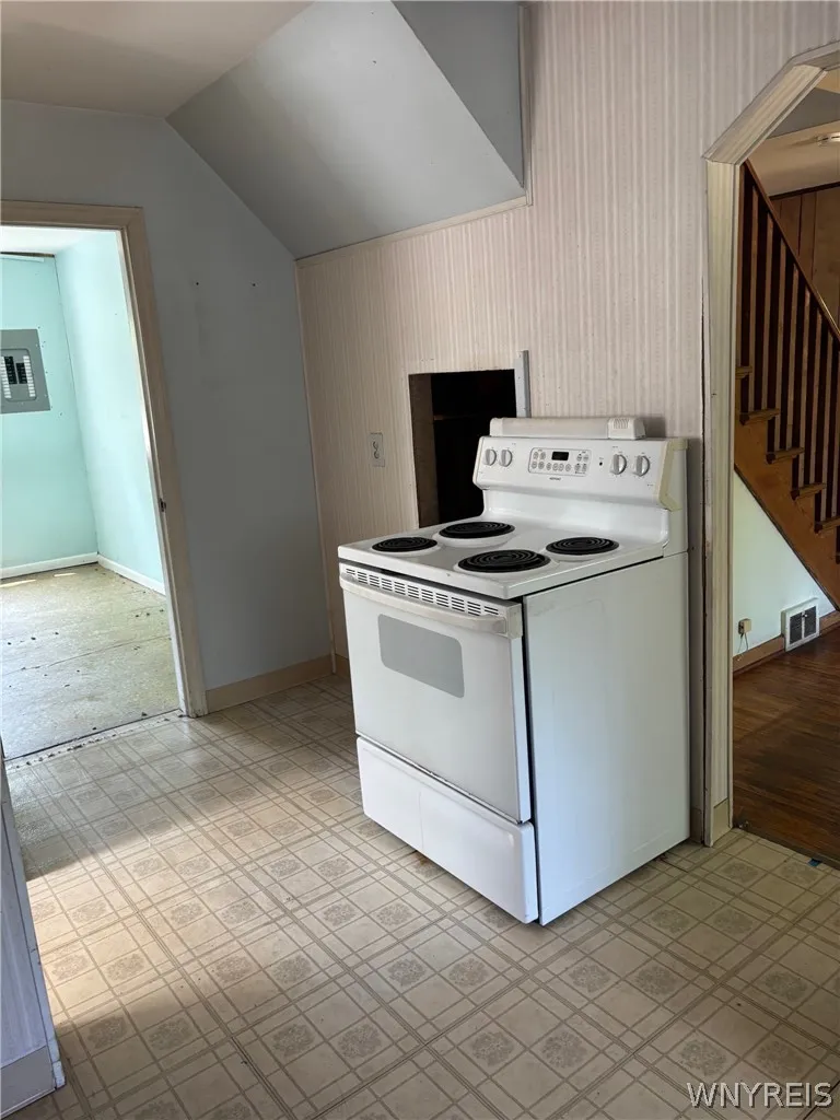 6815 Southwestern Boulevard, Hamburg, New York 140, Hamburg, New York 14085, 4 Bedrooms Bedrooms, 8 Rooms Rooms,1 BathroomBathrooms,Residential,For Sale,6815 Southwestern Boulevard, Hamburg, New York 140,0,B1694874