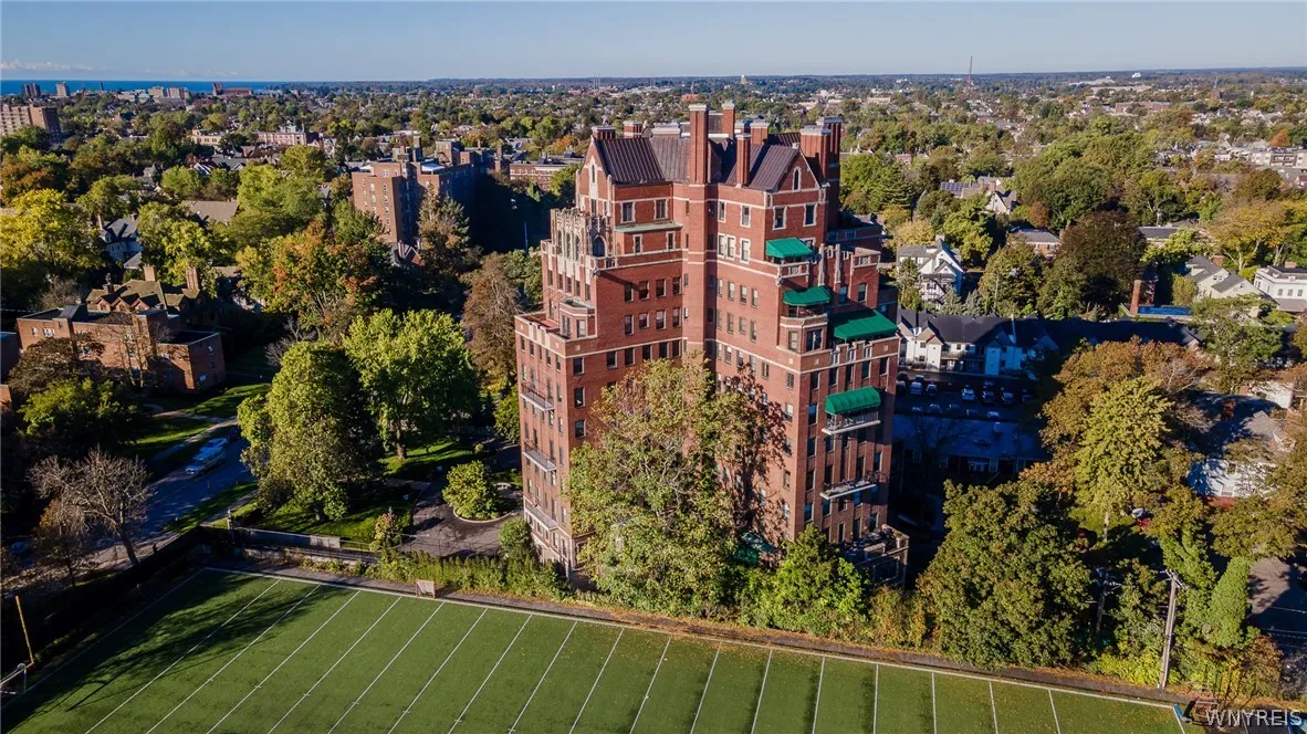 800 West Ferry Street 1c, Buffalo, New York 14222, Buffalo, New York 14222, 3 Bedrooms Bedrooms, 6 Rooms Rooms,3 BathroomsBathrooms,Residential,For Sale,800 West Ferry Street 1c, Buffalo, New York 14222,0,B1694732
