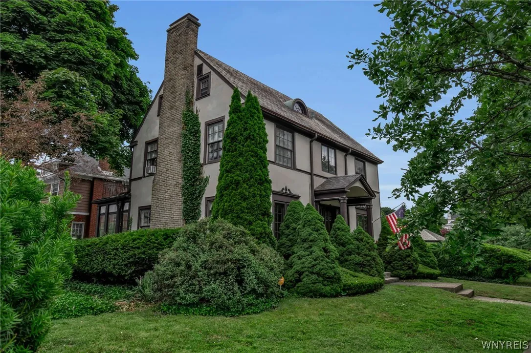 2854 Main Street, Buffalo, New York 14214, Buffalo, New York 14214, 3 Bedrooms Bedrooms, 7 Rooms Rooms,1 BathroomBathrooms,Residential,For Sale,2854 Main Street, Buffalo, New York 14214,0,B1694448