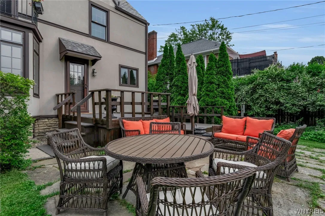 2854 Main Street, Buffalo, New York 14214, Buffalo, New York 14214, 3 Bedrooms Bedrooms, 7 Rooms Rooms,1 BathroomBathrooms,Residential,For Sale,2854 Main Street, Buffalo, New York 14214,0,B1694448