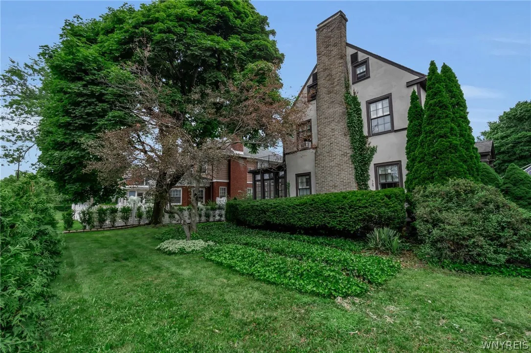 2854 Main Street, Buffalo, New York 14214, Buffalo, New York 14214, 3 Bedrooms Bedrooms, 7 Rooms Rooms,1 BathroomBathrooms,Residential,For Sale,2854 Main Street, Buffalo, New York 14214,0,B1694448