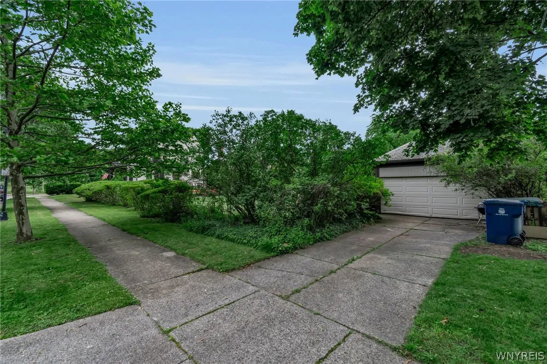 2854 Main Street, Buffalo, New York 14214, Buffalo, New York 14214, 3 Bedrooms Bedrooms, 7 Rooms Rooms,1 BathroomBathrooms,Residential,For Sale,2854 Main Street, Buffalo, New York 14214,0,B1694448