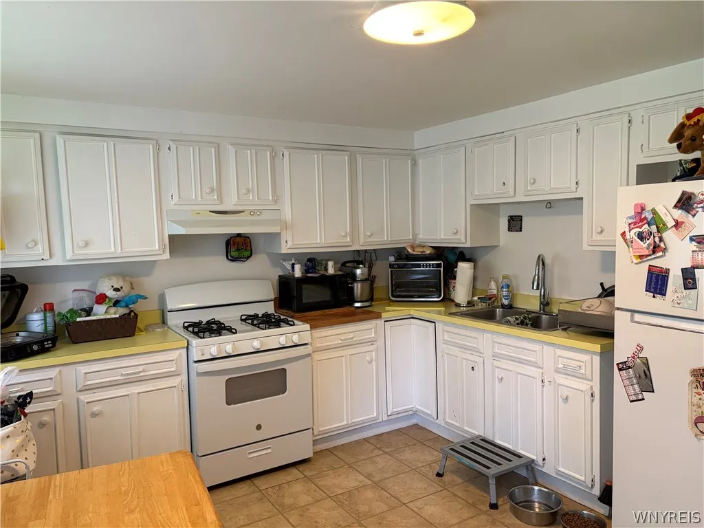 4884 Bussendorfer Road, Orchard Park, New York 141, Orchard Park, New York 14127, 6 Bedrooms Bedrooms, ,2 BathroomsBathrooms,Residential,For Sale,4884 Bussendorfer Road, Orchard Park, New York 141,0,B1694589