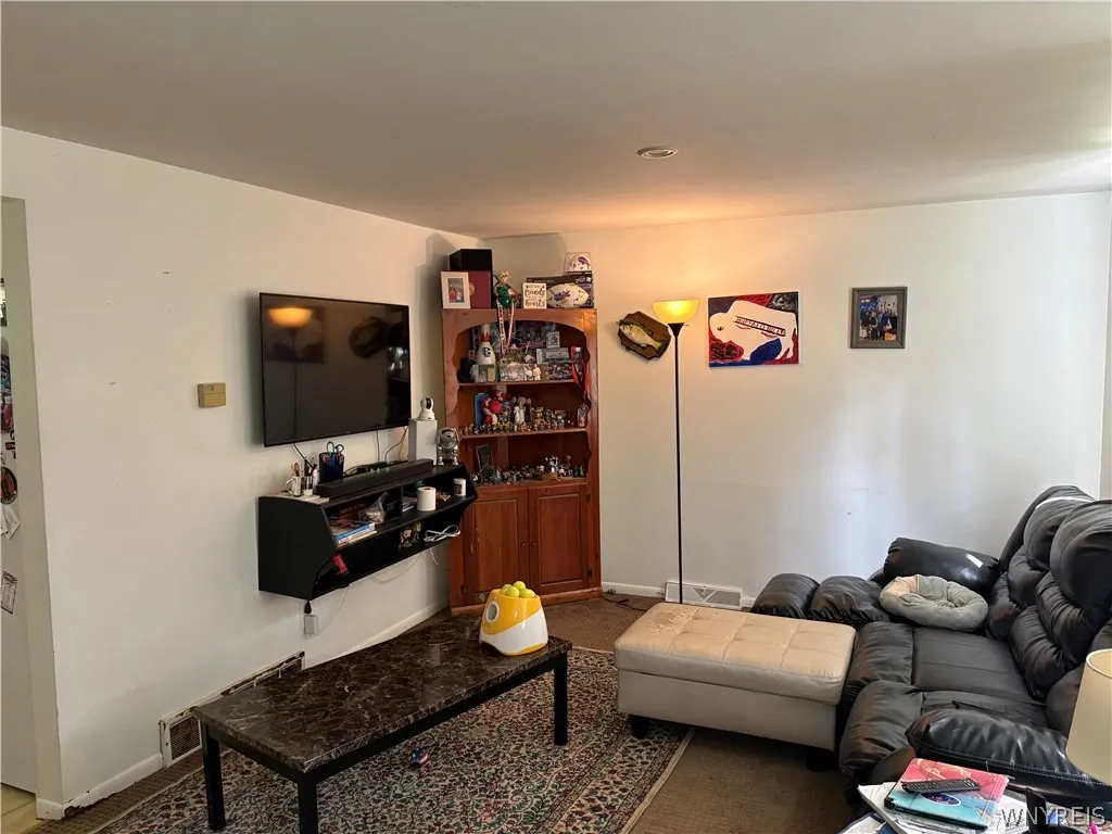 4884 Bussendorfer Road, Orchard Park, New York 141, Orchard Park, New York 14127, 6 Bedrooms Bedrooms, ,2 BathroomsBathrooms,Residential,For Sale,4884 Bussendorfer Road, Orchard Park, New York 141,0,B1694589
