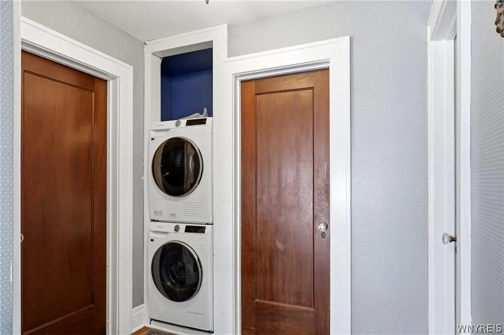 382 Starin Avenue, Buffalo, New York 14216, Buffalo, New York 14216, 3 Bedrooms Bedrooms, 10 Rooms Rooms,1 BathroomBathrooms,Residential,For Sale,382 Starin Avenue, Buffalo, New York 14216,0,B1695115