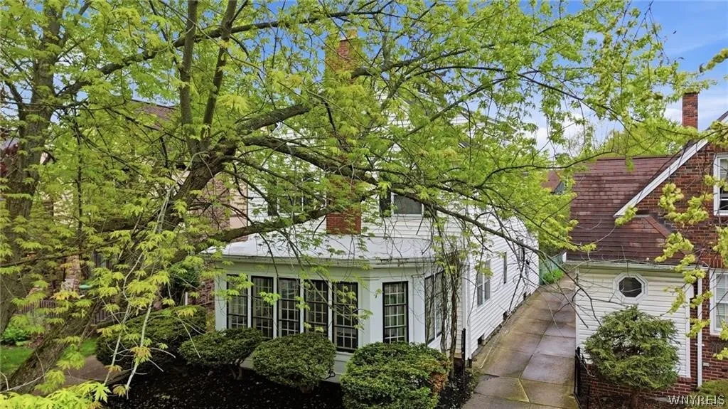 382 Starin Avenue, Buffalo, New York 14216, Buffalo, New York 14216, 3 Bedrooms Bedrooms, 10 Rooms Rooms,1 BathroomBathrooms,Residential,For Sale,382 Starin Avenue, Buffalo, New York 14216,0,B1695115