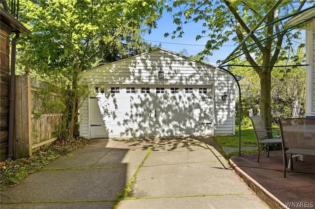 382 Starin Avenue, Buffalo, New York 14216, Buffalo, New York 14216, 3 Bedrooms Bedrooms, 10 Rooms Rooms,1 BathroomBathrooms,Residential,For Sale,382 Starin Avenue, Buffalo, New York 14216,0,B1695115