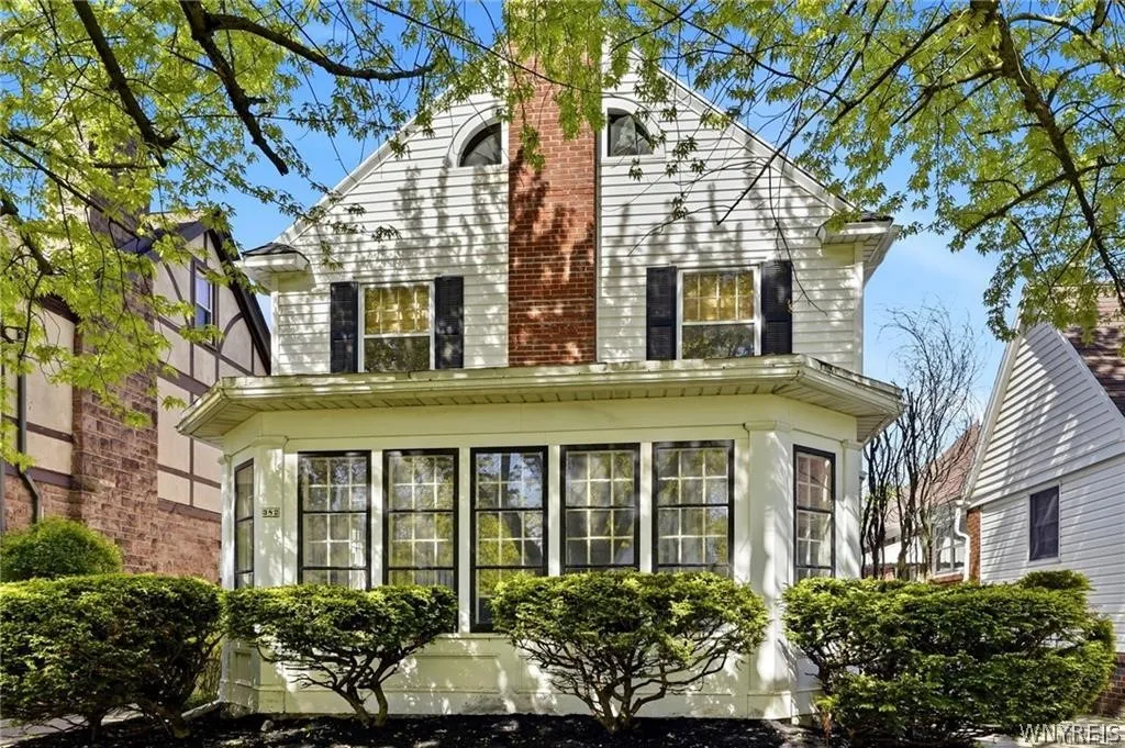 382 Starin Avenue, Buffalo, New York 14216, Buffalo, New York 14216, 3 Bedrooms Bedrooms, 10 Rooms Rooms,1 BathroomBathrooms,Residential,For Sale,382 Starin Avenue, Buffalo, New York 14216,0,B1695115