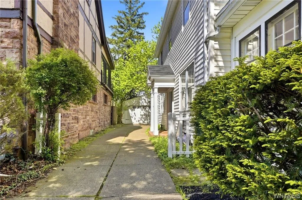 382 Starin Avenue, Buffalo, New York 14216, Buffalo, New York 14216, 3 Bedrooms Bedrooms, 10 Rooms Rooms,1 BathroomBathrooms,Residential,For Sale,382 Starin Avenue, Buffalo, New York 14216,0,B1695115