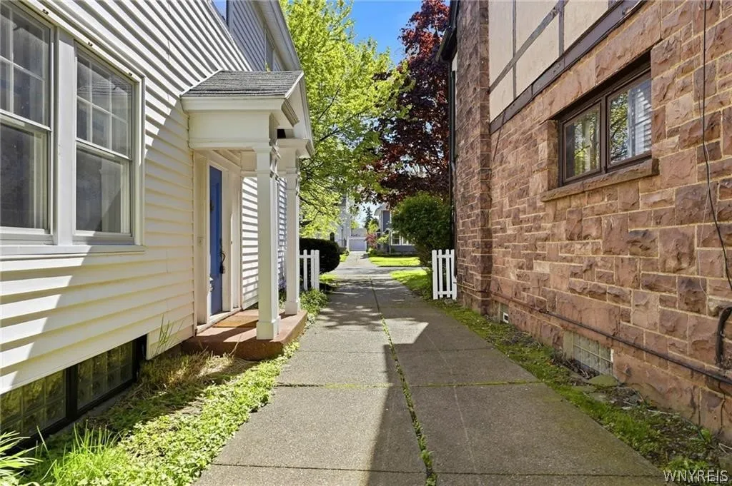 382 Starin Avenue, Buffalo, New York 14216, Buffalo, New York 14216, 3 Bedrooms Bedrooms, 10 Rooms Rooms,1 BathroomBathrooms,Residential,For Sale,382 Starin Avenue, Buffalo, New York 14216,0,B1695115
