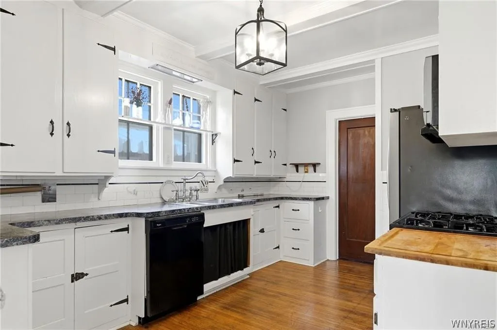 382 Starin Avenue, Buffalo, New York 14216, Buffalo, New York 14216, 3 Bedrooms Bedrooms, 10 Rooms Rooms,1 BathroomBathrooms,Residential,For Sale,382 Starin Avenue, Buffalo, New York 14216,0,B1695115