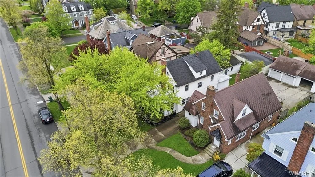 382 Starin Avenue, Buffalo, New York 14216, Buffalo, New York 14216, 3 Bedrooms Bedrooms, 10 Rooms Rooms,1 BathroomBathrooms,Residential,For Sale,382 Starin Avenue, Buffalo, New York 14216,0,B1695115