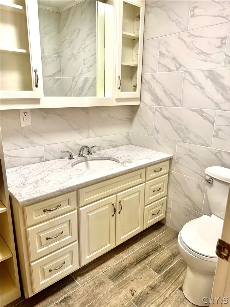 1210 Albany Street, Utica, New York 13501, Utica, New York 13501, 3 Bedroom Bedrooms, 8 Room Rooms,2 BathroomBathrooms,Residential,For Sale,1210 Albany Street, Utica, New York 13501,0,S1695147