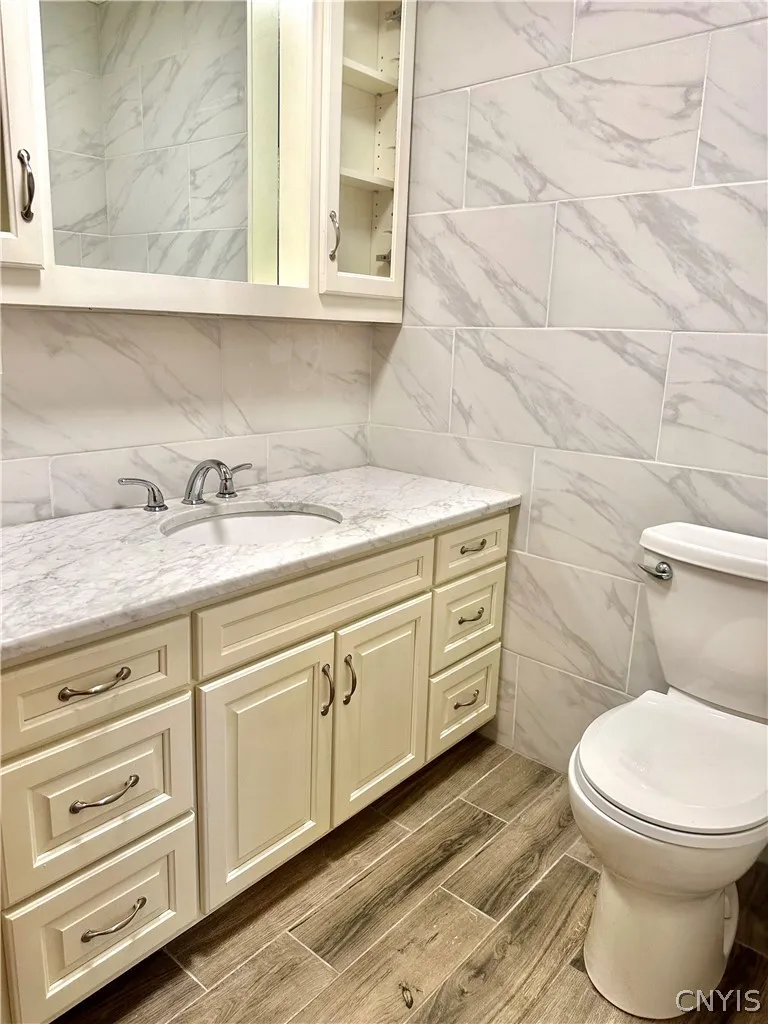1210 Albany Street, Utica, New York 13501, Utica, New York 13501, 3 Bedroom Bedrooms, 8 Room Rooms,2 BathroomBathrooms,Residential,For Sale,1210 Albany Street, Utica, New York 13501,0,S1695147