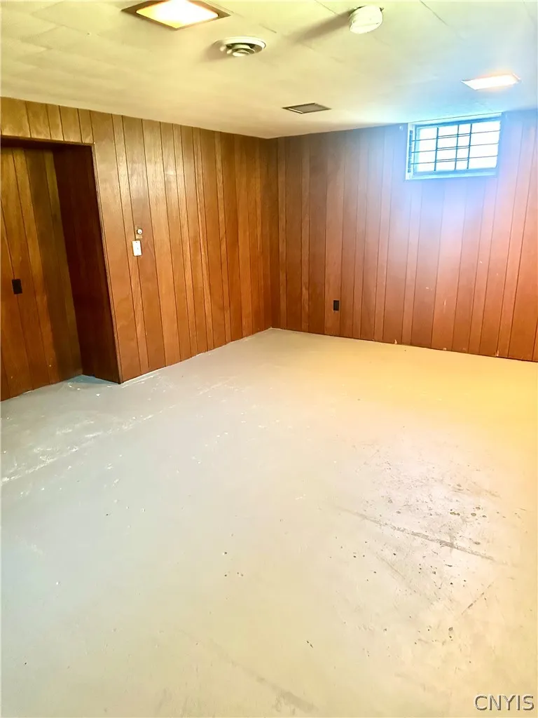 1210 Albany Street, Utica, New York 13501, Utica, New York 13501, 3 Bedroom Bedrooms, 8 Room Rooms,2 BathroomBathrooms,Residential,For Sale,1210 Albany Street, Utica, New York 13501,0,S1695147