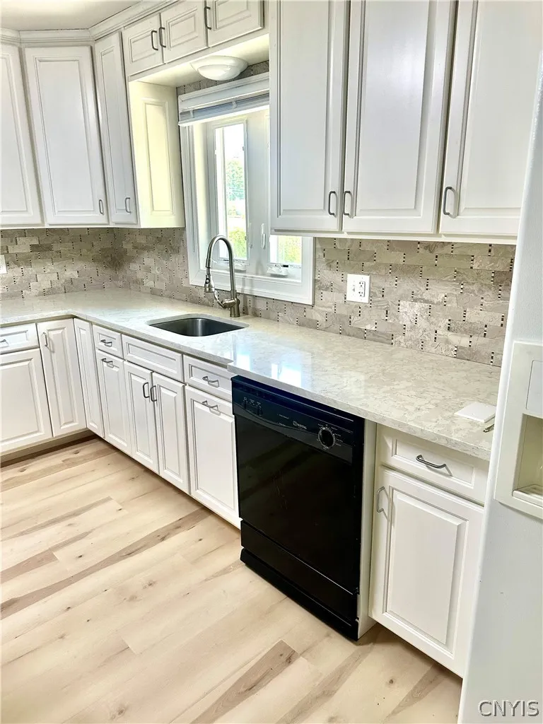 1210 Albany Street, Utica, New York 13501, Utica, New York 13501, 3 Bedroom Bedrooms, 8 Room Rooms,2 BathroomBathrooms,Residential,For Sale,1210 Albany Street, Utica, New York 13501,0,S1695147