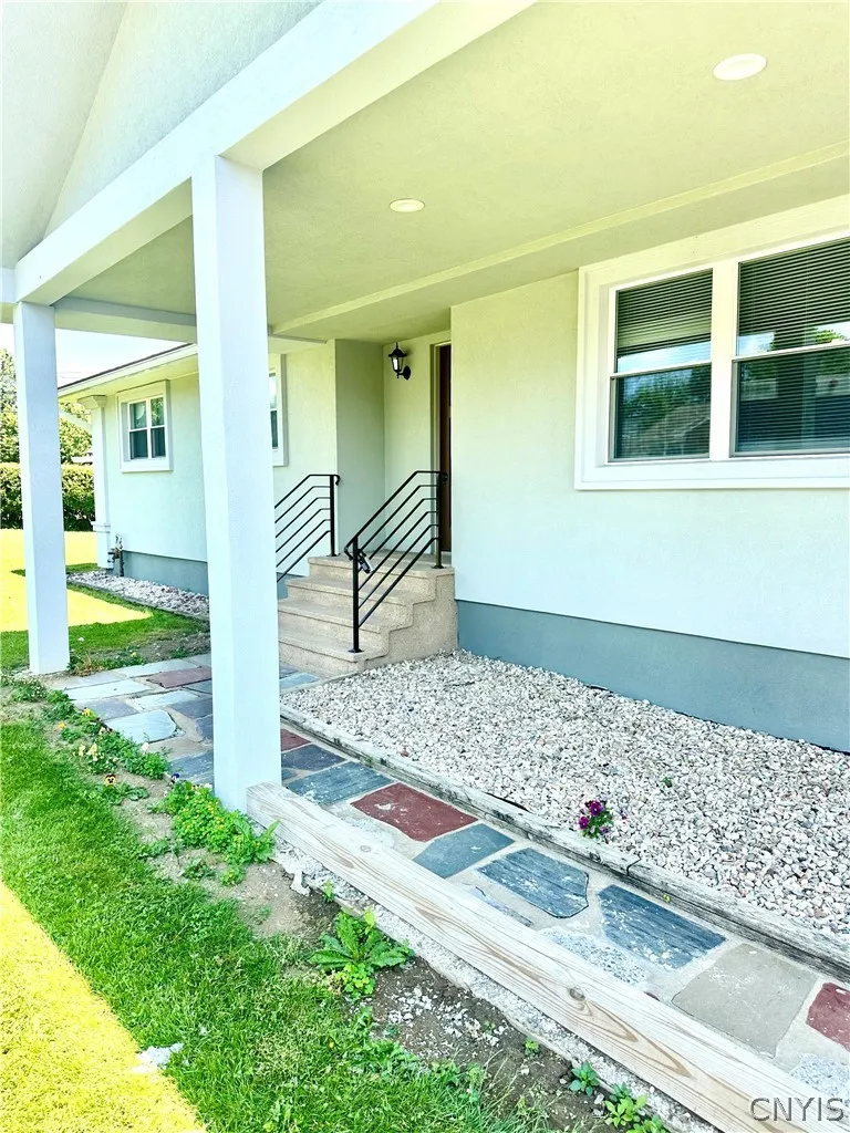 1210 Albany Street, Utica, New York 13501, Utica, New York 13501, 3 Bedroom Bedrooms, 8 Room Rooms,2 BathroomBathrooms,Residential,For Sale,1210 Albany Street, Utica, New York 13501,0,S1695147