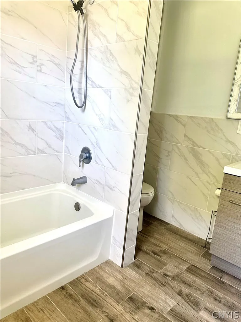 1210 Albany Street, Utica, New York 13501, Utica, New York 13501, 3 Bedroom Bedrooms, 8 Room Rooms,2 BathroomBathrooms,Residential,For Sale,1210 Albany Street, Utica, New York 13501,0,S1695147