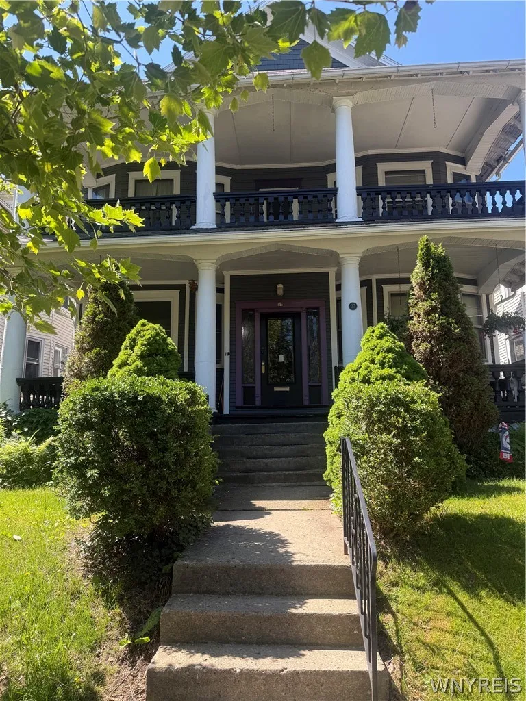 37 Inwood Place, Buffalo, New York 14209, Buffalo, New York 14209, 4 Bedrooms Bedrooms, 8 Rooms Rooms,1 BathroomBathrooms,Residential Lease,For Rent,37 Inwood Place, Buffalo, New York 14209,0,B1695155