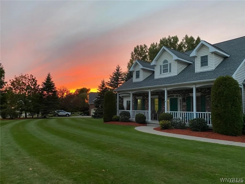 8350 Manchester Park Drive, Clarence, New York 140, Clarence, New York 14051, 4 Bedrooms Bedrooms, 7 Rooms Rooms,2 BathroomsBathrooms,Residential Lease,For Rent,8350 Manchester Park Drive, Clarence, New York 140,0,B1694193