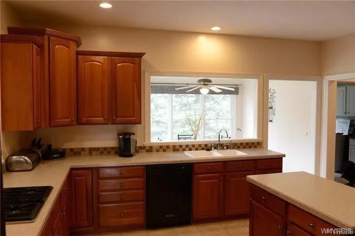 8350 Manchester Park Drive, Clarence, New York 140, Clarence, New York 14051, 4 Bedrooms Bedrooms, 7 Rooms Rooms,2 BathroomsBathrooms,Residential Lease,For Rent,8350 Manchester Park Drive, Clarence, New York 140,0,B1694193