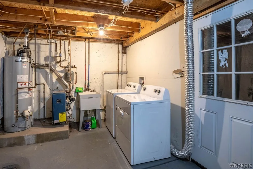 345 Connecticut Street, Buffalo, New York 14213, Buffalo, New York 14213, 2 Bedrooms Bedrooms, 5 Rooms Rooms,1 BathroomBathrooms,Residential,For Sale,345 Connecticut Street, Buffalo, New York 14213,0,B1695181