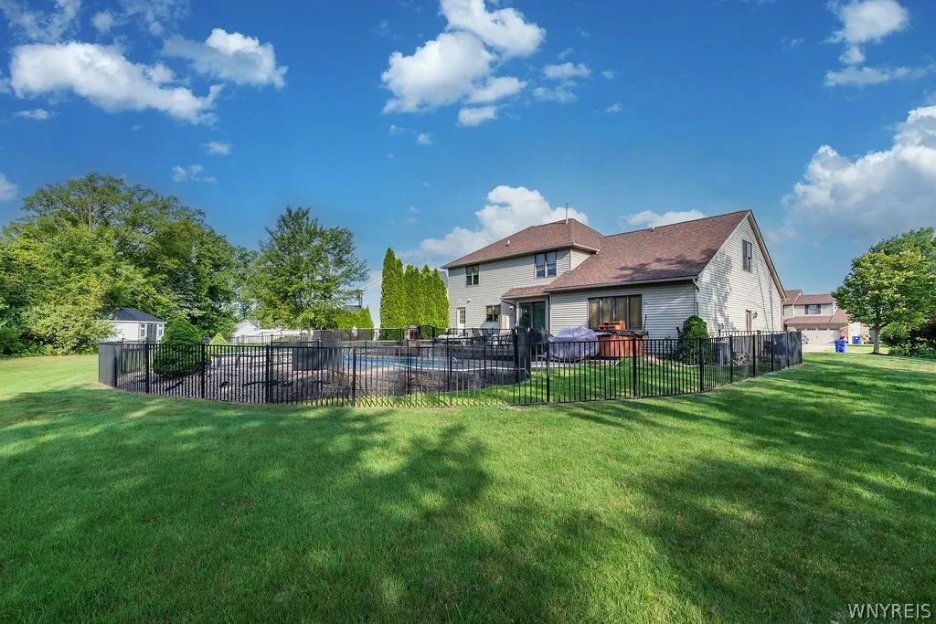 3366 Brookfield Lane, Hamburg, New York 14075, Hamburg, New York 14075, 4 Bedrooms Bedrooms, 8 Rooms Rooms,3 BathroomsBathrooms,Residential,For Sale,3366 Brookfield Lane, Hamburg, New York 14075,0,B1694789