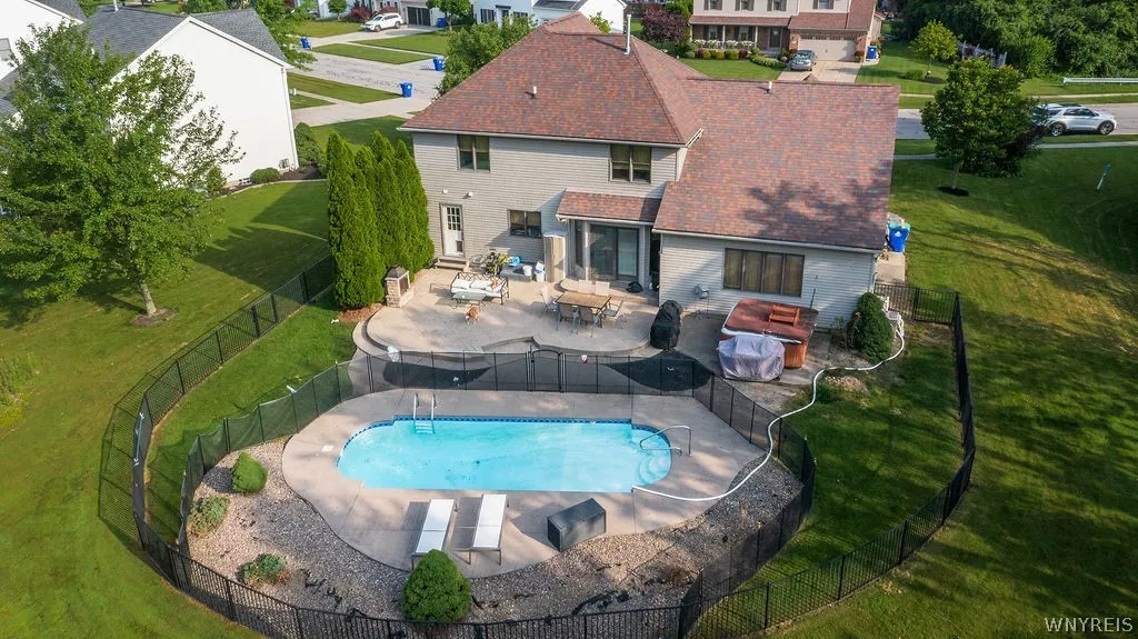 3366 Brookfield Lane, Hamburg, New York 14075, Hamburg, New York 14075, 4 Bedrooms Bedrooms, 8 Rooms Rooms,3 BathroomsBathrooms,Residential,For Sale,3366 Brookfield Lane, Hamburg, New York 14075,0,B1694789