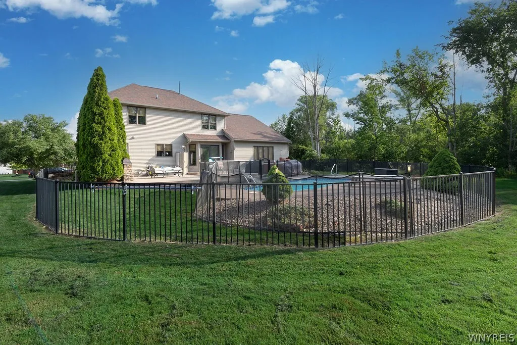 3366 Brookfield Lane, Hamburg, New York 14075, Hamburg, New York 14075, 4 Bedrooms Bedrooms, 8 Rooms Rooms,3 BathroomsBathrooms,Residential,For Sale,3366 Brookfield Lane, Hamburg, New York 14075,0,B1694789