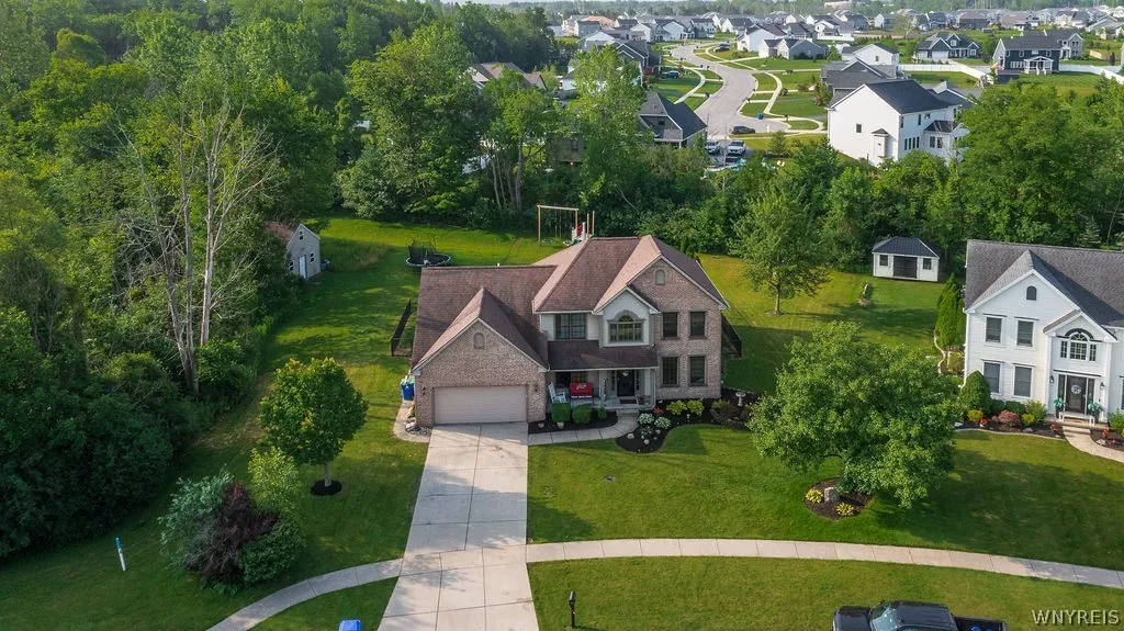 3366 Brookfield Lane, Hamburg, New York 14075, Hamburg, New York 14075, 4 Bedrooms Bedrooms, 8 Rooms Rooms,3 BathroomsBathrooms,Residential,For Sale,3366 Brookfield Lane, Hamburg, New York 14075,0,B1694789