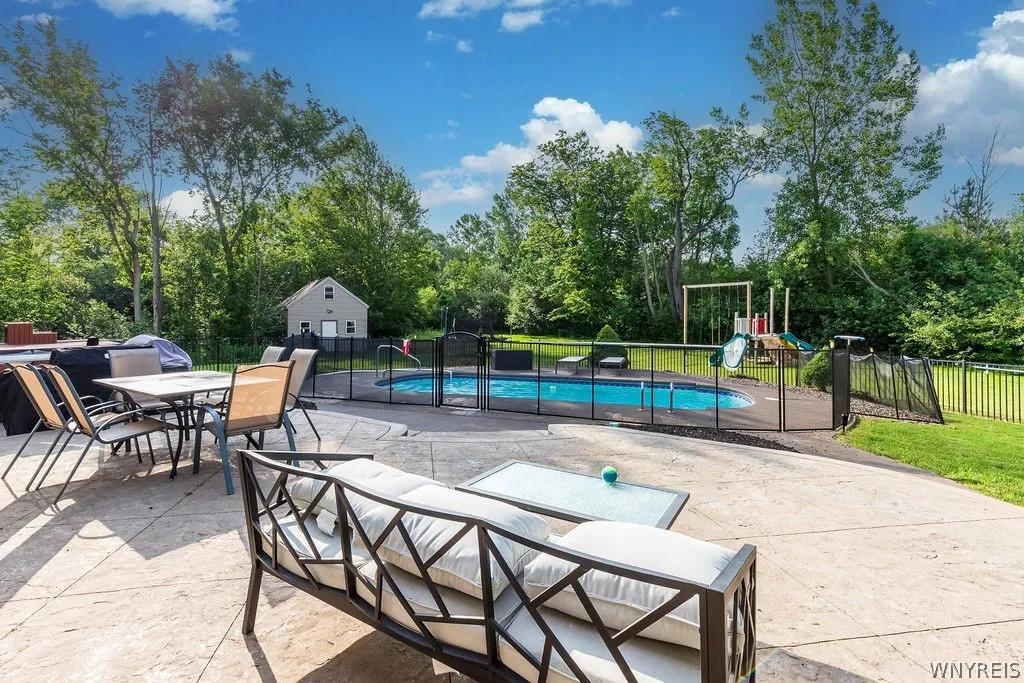3366 Brookfield Lane, Hamburg, New York 14075, Hamburg, New York 14075, 4 Bedrooms Bedrooms, 8 Rooms Rooms,3 BathroomsBathrooms,Residential,For Sale,3366 Brookfield Lane, Hamburg, New York 14075,0,B1694789
