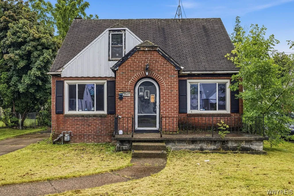 223 Phyllis Avenue, Buffalo, New York 14215, Buffalo, New York 14215, 3 Bedrooms Bedrooms, 7 Rooms Rooms,1 BathroomBathrooms,Residential,For Sale,223 Phyllis Avenue, Buffalo, New York 14215,0,B1695066