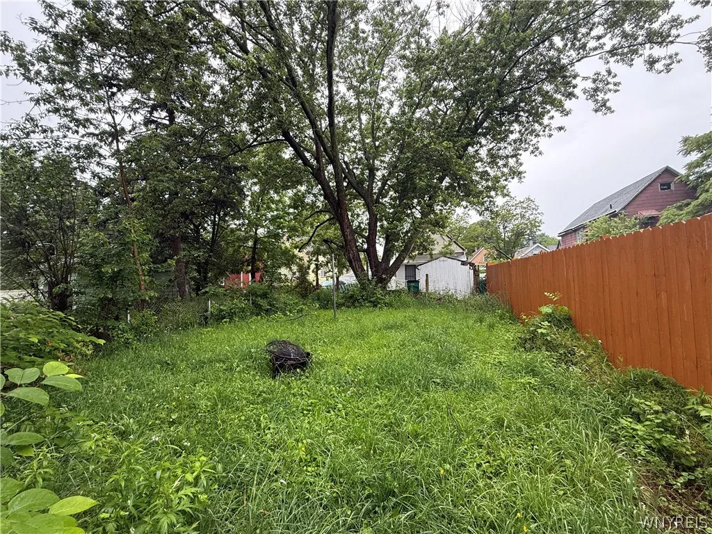70 Wex Avenue, Buffalo, New York 14211, Buffalo, New York 14211, 4 Bedrooms Bedrooms, ,2 BathroomsBathrooms,Residential,For Sale,70 Wex Avenue, Buffalo, New York 14211,0,B1687710