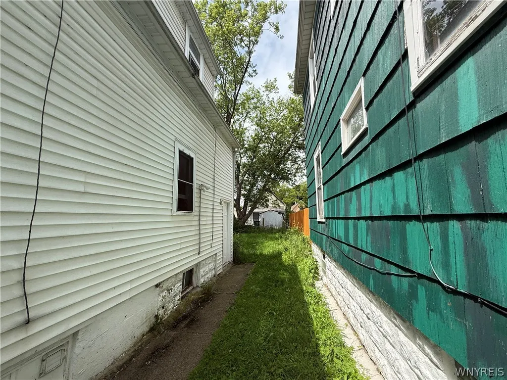 70 Wex Avenue, Buffalo, New York 14211, Buffalo, New York 14211, 4 Bedrooms Bedrooms, ,2 BathroomsBathrooms,Residential,For Sale,70 Wex Avenue, Buffalo, New York 14211,0,B1687710