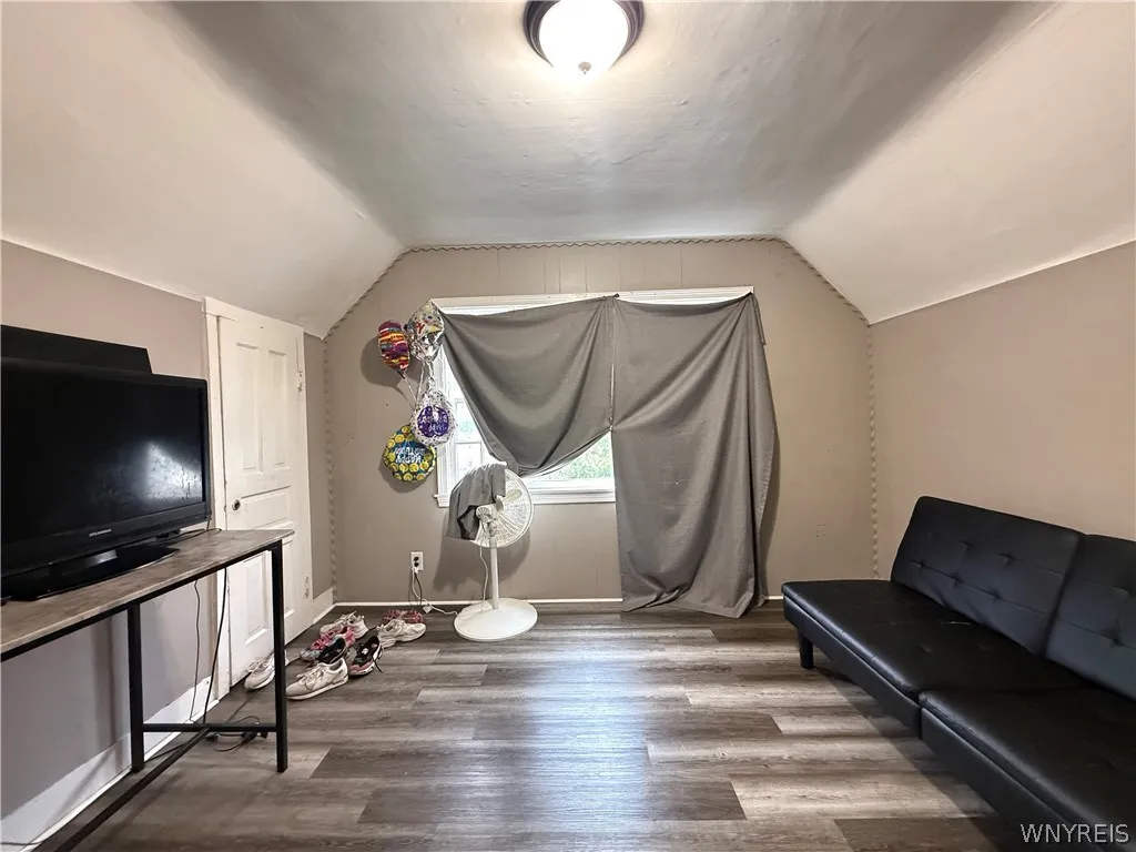 70 Wex Avenue, Buffalo, New York 14211, Buffalo, New York 14211, 4 Bedrooms Bedrooms, ,2 BathroomsBathrooms,Residential,For Sale,70 Wex Avenue, Buffalo, New York 14211,0,B1687710