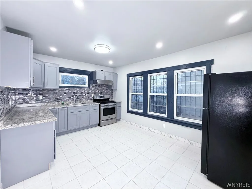 141 Westminster Avenue, Buffalo, New York 14215, Buffalo, New York 14215, 4 Bedrooms Bedrooms, 7 Rooms Rooms,1 BathroomBathrooms,Residential,For Sale,141 Westminster Avenue, Buffalo, New York 14215,0,B1695336